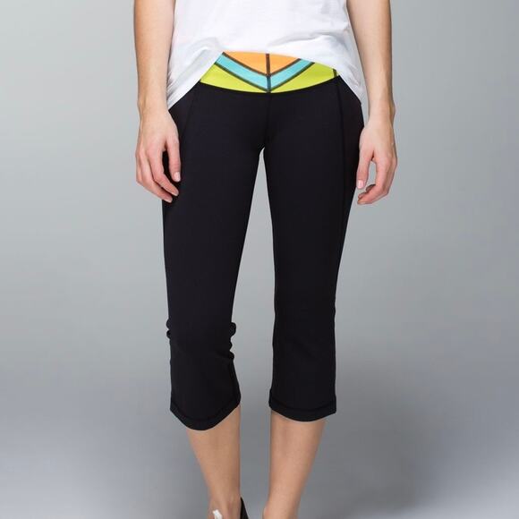 LULULEMON Gather And Crow Crop Leggings Black Quilt Spring 6 - Picture 1 of 12